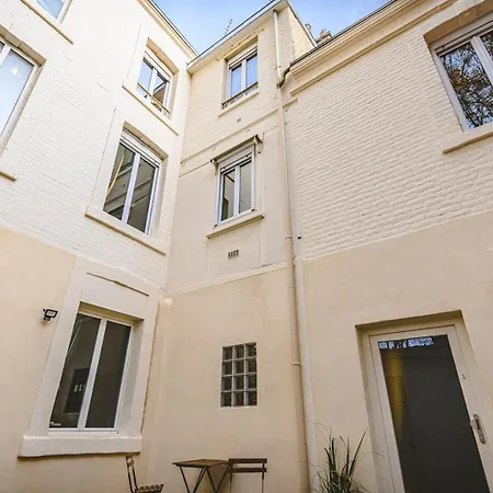 Carte D'or - 4 Apartment