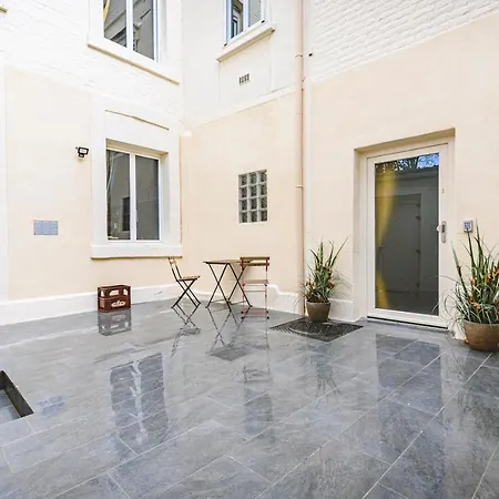 Carte D'or - 4 Apartment *